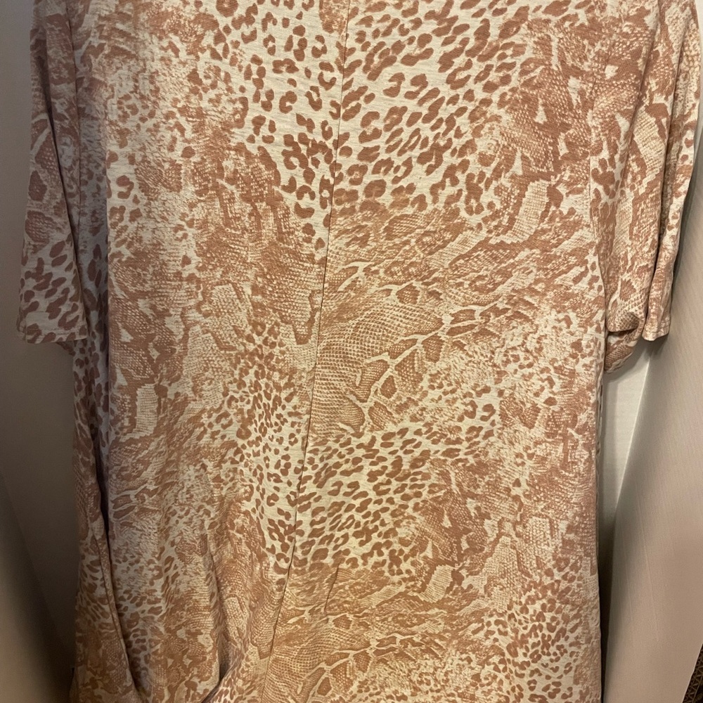 Leopard Print Top - Picture 3 of 4